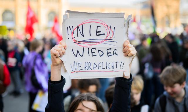 05 March 2026, Lower Saxony, Hanover: Participants in a demonstration against compulsory military service gather in the city center. The background to this is the new military service law, which has been in force since January 1. Photo: Julian Stratenschulte/dpa