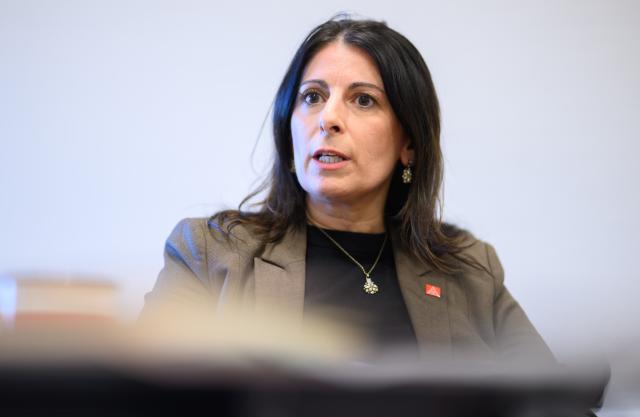 FILED - 25 February 2026, Lower Saxony, Wolfsburg: Daniela Cavallo, Chairwoman of the General and Group Works Council of Volkswagen AG, speaks during an interview with dpa Deutsche Presse-Agentur at the VW main plant. Photo: Julian Stratenschulte/dpa