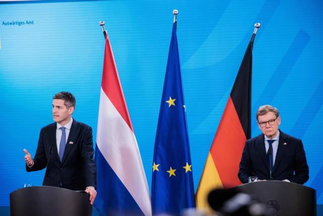 06 March 2026, Berlin: Johann Wadephul (r), German Foreign Minister, and Tom Berendsen, Dutch Foreign Minister, give a press conference after a joint meeting. Photo: Carsten Koall/dpa