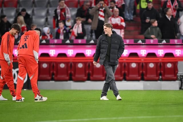 06 March 2026, Bavaria, Munich: Bayern Munich Sporting Director Christoph Freund inspects the pitch before the German Bundesliga soccer match between Bayern Munich and Borussia Moenchengladbach at the Allianz Arena. Photo: Harry Langer/dpa - IMPORTANT NOTICE: DFL and DFB regulations prohibit any use of photographs as image sequences and/or quasi-video.
