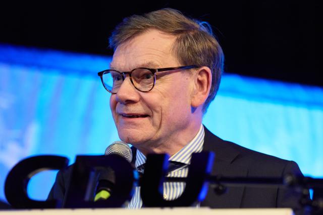 06 March 2026, Schleswig-Holstein, Heide: German Foreign Minister Johann Wadephul stands on stage at the city theater during the traditional Dithmarscher Mehlbeutelessen (meal) organized by the Junge Union and the Christian Democratic Union of Germany (CDU) Dithmarschen at the municipal theater. Photo: Georg Wendt/dpa