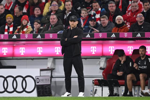 06 March 2026, Bavaria, Munich: Borussia Moenchengladbach coach Eugen Polanski stands on the touchline during the German Bundesliga soccer match between Bayern Munich and Borussia Moenchengladbach at the Allianz Arena. Photo: Harry Langer/dpa - IMPORTANT NOTICE: DFL and DFB regulations prohibit any use of photographs as image sequences and/or quasi-video.
