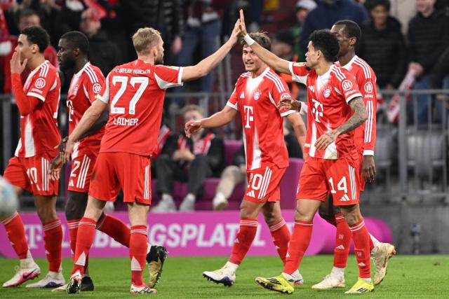 06 March 2026, Bavaria, Munich: Bayern Munich's Luis Diaz (2nd R) celebrates scoring his side's first goal with teammates during the German Bundesliga soccer match between Bayern Munich and Borussia Moenchengladbach at the Allianz Arena. Photo: Harry Langer/dpa - IMPORTANT NOTICE: DFL and DFB regulations prohibit any use of photographs as image sequences and/or quasi-video.