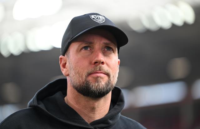 07 March 2026, Rhineland-Palatinate, Mainz: Stuttgart coach Sebastian Hoeness is pictured before the Germna Bundesliga soccer match between FSV Mainz 05 and VfB Stuttgart at the Mewa Arena. Photo: Torsten Silz/dpa - IMPORTANT NOTE: In accordance with the regulations of the DFL German Football League and the DFB German Football Association, it is prohibited to utilize or have utilized photographs taken in the stadium and/or of the match in the form of sequential images and/or video-like photo series.