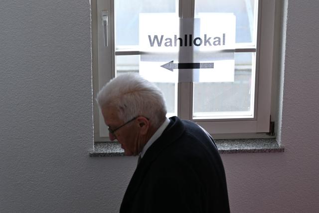 08 March 2026, Baden-Württemberg, Sigmaringen: Winfried Kretschmann, Minister-President of Baden-Wuerttemberg, steps out of a polling station in the Laiz district of Sigmaringen, Baden-Wuerttemberg, having cast his ballot in the state elections. Photo: Katharina Kausche/dpa
