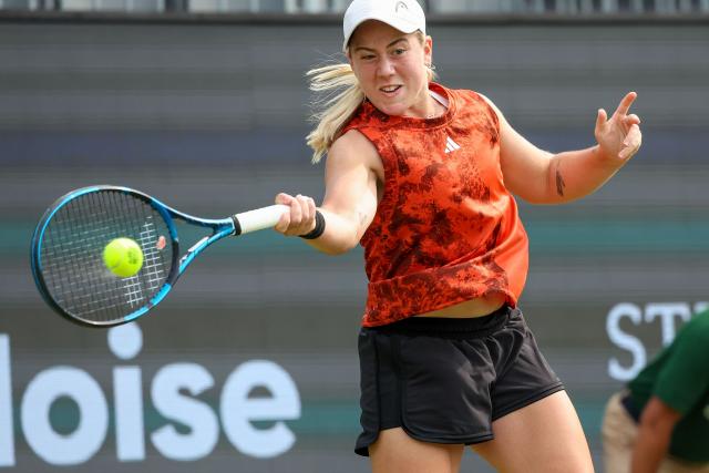FILED - 26 June 2023, Hesse, Bad Homburg: British tennis player Sonay Kartal in action against Canada's Bianca Andreescu during their women's singles match at the Bad Homburg Open Tennis tournament. Photo: Joaquim Ferreira/dpa