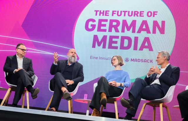 12 March 2026, Lower Saxony, Hanover: (L-R) Hendrik Luenenborg, Director General of Norddeutscher Rundfunk (NDR), Holger Friedrich, publisher of the Berliner Zeitung, Friederike Pfingsten, publisher and managing director of the Cellesche Zeitung, and Thomas Dueffert, CEO of the Madsack Media Group, hold a panel discussion during the event "The Future of German Media," held at Madsack's Alte Druckerei, as the industry gathering focuses on the key success factors for journalism in the digital age. Photo: Julian Stratenschulte/dpa