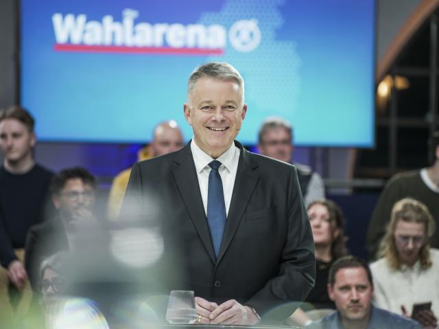 12 March 2026, Rhineland-Palatinate, Mainz: CDU lead candidate Gordon Schnieder participates in the SWR 'Wahlarena' at the Alte Lokhalle in Mainz during the Rhineland-Palatinate state election campaign. Photo: Andreas Arnold/dpa