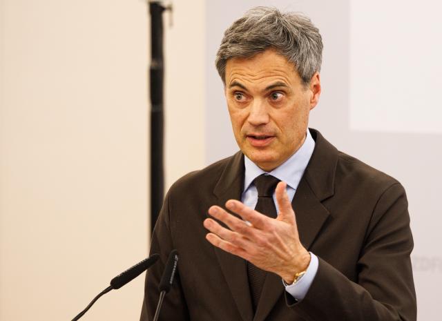 13 March 2026, Rhineland-Palatinate, Mainz: Norbert Himmler, re-elected Director General of ZDF, addresses the media at a press conference following his re-election during a meeting of the Television Council, with his current term set to run until March 2027. Photo: Hannes Albert/dpa