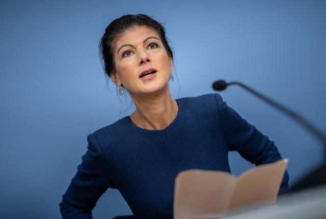 FILED - 10 November 2025, Berlin: Sahra Wagenknecht, (BSW Alliance Sahra Wagenknecht), BSW Federal Chairwoman, takes part in a press conference on the reorganization of the BSW. Photo: Michael Kappeler/dpa