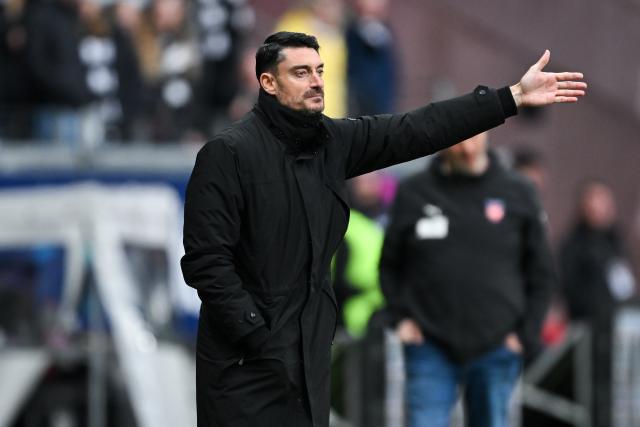 14 March 2026, Hesse, Frankfurt/M.: Eintracht Frankfurt coach Albert Riera reacts on the sideline during the German Bundesliga soccer match between Eintracht Frankfurt and 1. FC Heidenheim at Deutsche Bank Park. Photo: Florian Wiegand/dpa - IMPORTANT NOTICE: DFL and DFB regulations prohibit any use of photographs as image sequences and/or quasi-video.