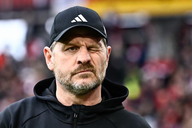 15 March 2026, Baden-Wuerttemberg, Freiburg im Breisgau: Union Berlin coach Steffen Baumgart pictured before the German Bundesliga soccer match between SC Freiburg and 1. FC Union Berlin at Europa-Park Stadium. Photo: Silas Stein/dpa - WICHTIGER HINWEIS: Gemäß den Vorgaben der DFL Deutsche Fußball Liga bzw. des DFB Deutscher Fußball-Bund ist es untersagt, in dem Stadion und/oder vom Spiel angefertigte Fotoaufnahmen in Form von Sequenzbildern und/oder videoähnlichen Fotostrecken zu verwerten bzw. verwerten zu lassen.