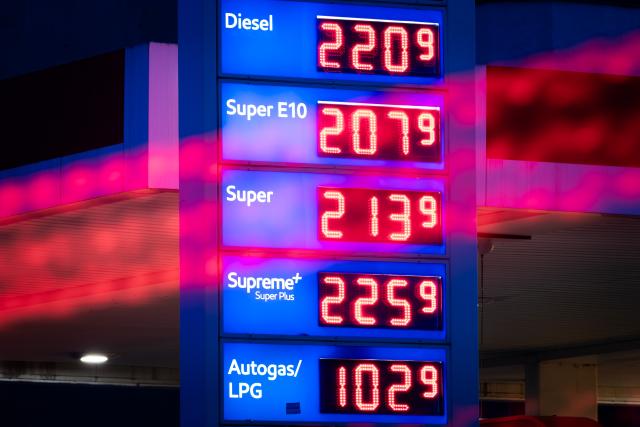 16 March 2026, Berlin: Fuel prices at a petrol station in the Schoeneberg district of Berlin are over 2 euros per liter, with the exception of LPG. Photo: Christoph Soeder/dpa