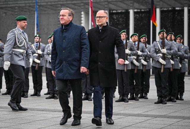 16 March 2026, Berlin: Boris Pistorius , German Minister of Defense, receives Latvian Defense Minister Andris Spruds (R) on his inaugural visit with military honors. Photo: Britta Pedersen/dpa