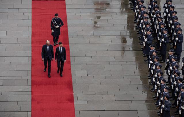 16 March 2026, Berlin: German Chancellor Friedrich Merz (L) welcomes Dutch Prime Minister Rob Jetten at the Federal Chancellery ahead of their meeting. Photo: Michael Kappeler/dpa