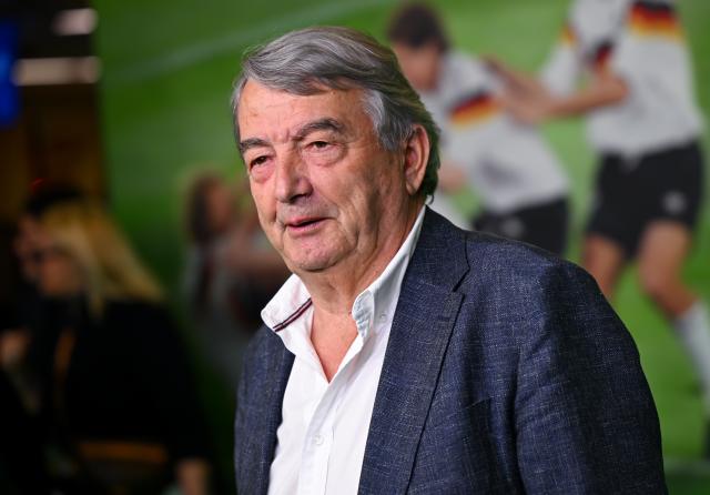 16 March 2026, Bavaria, Munich: Wolfgang Niersbach, media director for the 1990 German national soccer team, arrives to attend the premiere of the documentary "A Summer in Italy - 1990 World Cup" at the Mathaeser Filmpalast. Photo: Sven Hoppe/dpa