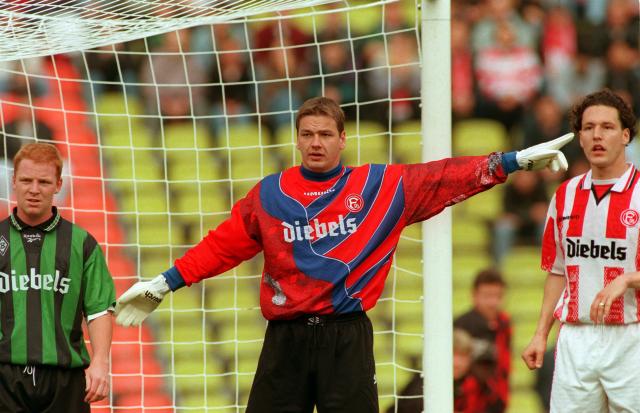 FILED - 27 September 1996, North Rhine-Westphalia, Duesseldorf: Georg Koch (C), goalkeeper for Bundesliga club Fortuna Duesseldorf, pictured during a home game against Borussia Moenchengladbach at Duesseldorf's Rheinstadion. Photo: dpa