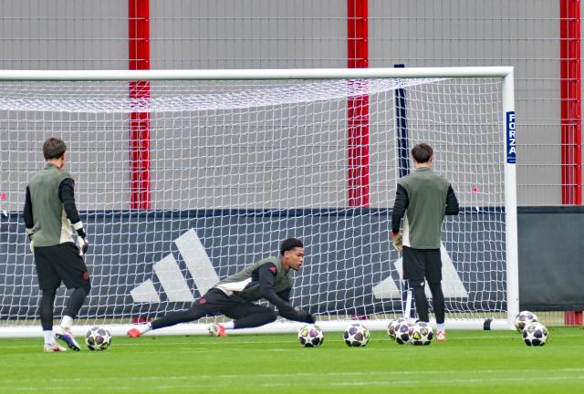 17 March 2026, Bavaria, Munich: Bayern Munich's Leonard Prescott in action during the team's training session ahead of Wednesday's UEFA Champions League soccer match against Atlanta. Photo: Malin Wunderlich/dpa