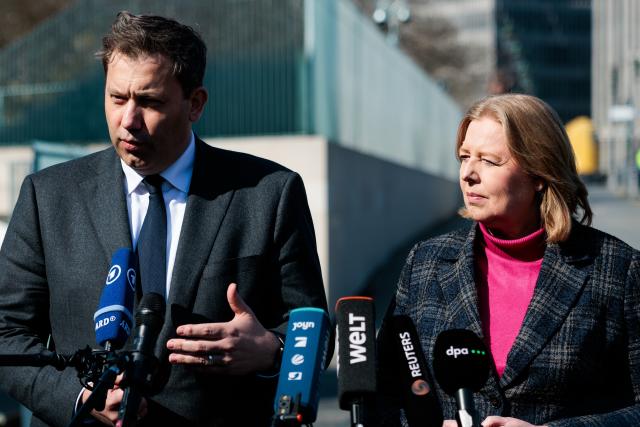18 March 2026, Berlin: Lars Klingbeil (L), German Minister of Finance, and Baerbel Bas, German Minister of Labor and Social Affairs, give a press statement on the unclaimed child benefit in front of the Federal Chancellery in Berlin. Photo: Carsten Koall/dpa