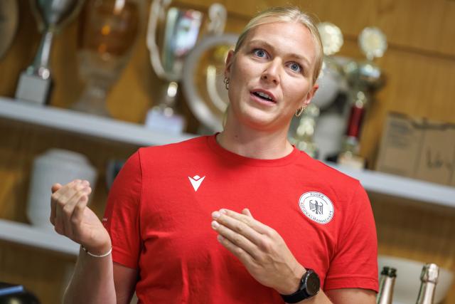 FILED - 02 September 2025, Berlin: Pia Greiten of the Osnabrueck Rowing Club speaks during the media day for German female rowers ahead of the World Championships in Shanghai. Photo: Andreas Gora/dpa