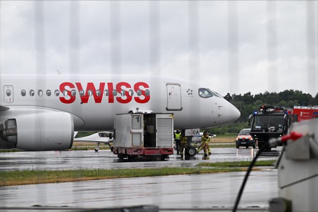 FILED - 07 July 2025, Baden-Wuerttemberg, Friedrichshafen: A Swiss International Airlines plane that made an unscheduled landing is parked at Friedrichshafen Airport. Photo: David Pichler/dpa