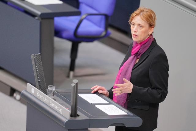 19 March 2026, Berlin: Karin Prien, Germany's Minister of Education, Family Affairs, Senior Citizens, Women and Youth, speaks in the plenary chamber of the German Bundestag during a session. Photo: Michael Kappeler/dpa