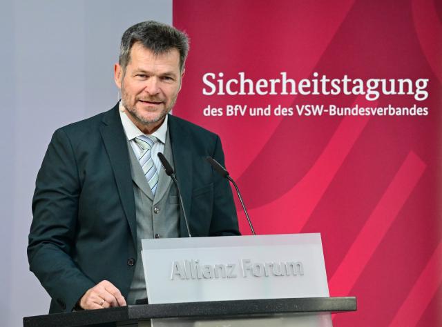 19 March 2026, Berlin: Johannes Struempfel, President of the Association for Security in the Economy (VSW), speaks at the Allianz Forum during the 19th Security Conference of the Federal Office for the Protection of the Constitution (BfV). The motto of the VSW and BfV event is "Ready for defense? Germany's economy in times of hybrid attacks". Photo: Soeren Stache/dpa
