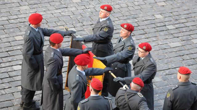 19 March 2026, Thuringia, Altenburg: German Armed Forces (Bundeswehr) recruits line up in the town square to take their solemn oath. Photo: Bodo Schackow/dpa
