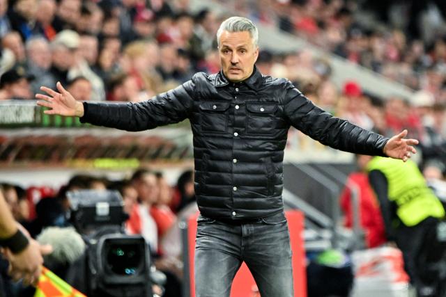 19 March 2026, Rheinland-Pfalz, Mainz: Sigma Olomouc coach Tomas Janotka gestures on the sidelines during the UEFA Europa Conference League round of 16 second leg soccer match between FSV Mainz 05 and Sigma Olomouc at Mewa Arena. Photo: Torsten Silz/dpa