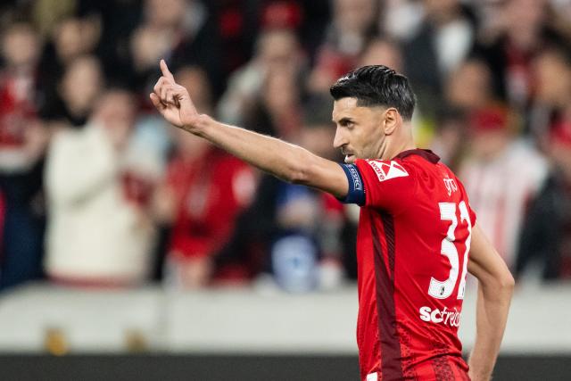19 March 2026, Baden-Wuerttemberg, Freiburg im Breisgau: Freiburg's Vincenzo Grifo celebrates scoring his side's second goal during the UEFA Europa League Round of 16 Second Leg soccer match between SC Freiburg and KRC Genk at the Europa-Park Stadium. Photo: Silas Stein/dpa
