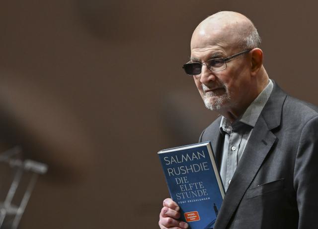 19 March 2026, Brandenburg, Potsdam: Indian-British novelist Salman Rushdie presents his new collection of short stories, *The Eleventh Hour*, at the Nikolaisaal as part of the "LIT: potsdam" literary festival. Photo: Jens Kalaene/dpa