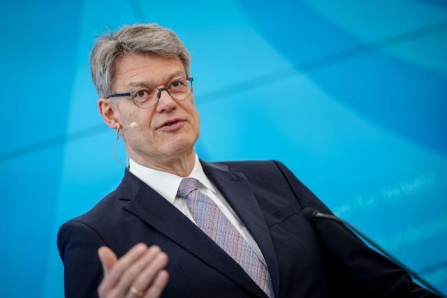 20 March 2026, Berlin: Patrick Schnieder, German Minister of Transport, gives a press conference on the "Reliable Rail Taskforce". Over the past few months, the task force, consisting of 35 members, has identified a total of 22 measures that are primarily intended to stabilize ongoing operations and thus contribute to greater reliability of rail transport. Photo: Kay Nietfeld/dpa