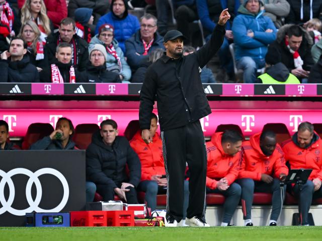 21 March 2026, Bavaria, Munich: Bayern Munich coach Vincent Kompany gestures on the sidelines during the German Bundesliga soccer match between Bayern Munich and 1. FC Union Berlin at the Allianz Arena. Photo: Sven Hoppe/dpa - WICHTIGER HINWEIS: Gemäß den Vorgaben der DFL Deutsche Fußball Liga bzw. des DFB Deutscher Fußball-Bund ist es untersagt, in dem Stadion und/oder vom Spiel angefertigte Fotoaufnahmen in Form von Sequenzbildern und/oder videoähnlichen Fotostrecken zu verwerten bzw. verwerten zu lassen.