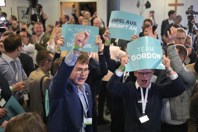 22 March 2026, Rhineland-Palatinate, Mainz: Christian Democratic Union (CDU) supporters react to projections for the state election results in Rhineland-Palatinate. A new state parliament was elected in the state on Sunday. Photo: Hannes Albert/dpa