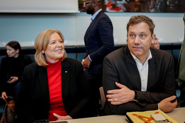 24 March 2026, Berlin: Lars Klingbeil, German Vice Chancellor, Minister of Finance, and Chairman of the Social Democratic Party (SPD), and Baerbel Bas, Minister of Labor and Social Affairs and SPD Party Chairwoman, take part in the meeting of their parliamentary group in the German Parliament (Bundestag). Photo: Kay Nietfeld/dpa
