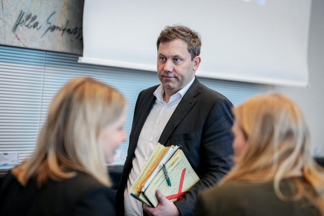 24 March 2026, Berlin: Lars Klingbeil, German Vice Chancellor, Minister of Finance, and Chairman of the Social Democratic Party (SPD), arrives at the meeting of his parliamentary group in the German Parliament (Bundestag). Photo: Kay Nietfeld/dpa