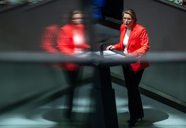 25 March 2026, Berlin: Stefanie Hubig, German Minister of Justice and Consumer Protection, speaks during a plenary session of the German Bundestag in a special debate on 'Violence against Women and Girls'. Photo: Michael Kappeler/dpa