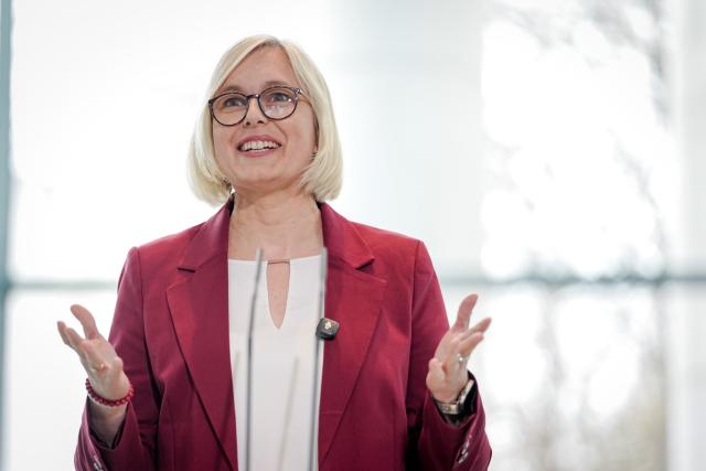 25 March 2026, Berlin: Christiane Schenderlein, Minister of State for Sports and Volunteer Work, delivers a press statement at the Federal Chancellery regarding the Federal Cabinet's decision on the Sports Promotion Act, which includes the establishment of a top-level sports agency. Photo: Kay Nietfeld/dpa