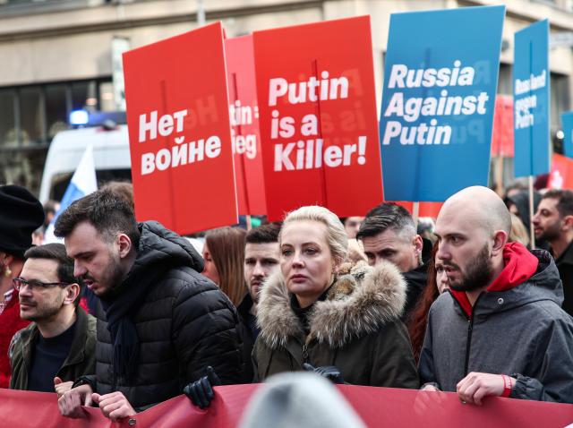 FILED - 01 March 2025, Berlin: Julia Navalnaya leads the march at an anti-Putin demonstration in Berlin. Autocracies are on the rise worldwide while democracy is increasingly under pressure, according to a study by the German Bertelsmann foundation. Photo: Hannes P Albert/dpa