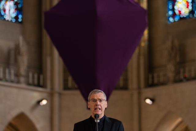 26 March 2026, North Rhine-Westphalia, Muenster: Heiner Wilmer, Bishop of Hildesheim and President of the German Bishops' Conference, arrives before being presented as the bishop-elect of Muenster at St. Paul's Cathedral. Photo: Rolf Vennenbernd/dpa