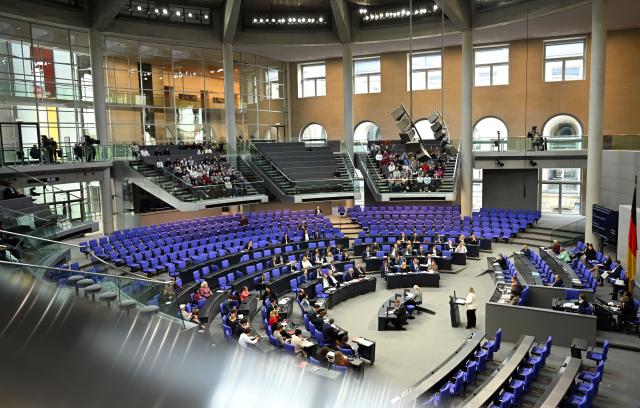 26 March 2026, Berlin: A view of the plenary chamber of the German Bundestag. Maria-Lena Weiss speaks during a debate on family coverage under the statutory health insurance system. Photo: Lilli Förter/dpa