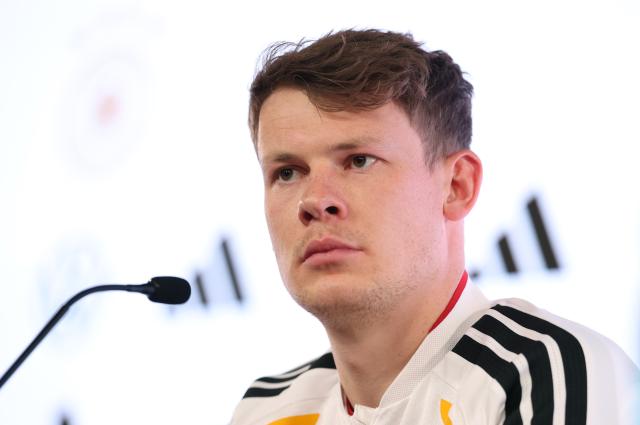 29 March 2026, Stuttgart: Germany goalkeeper Alexander Nuebel attends a press conference, ahead of Monday's International Friendly soccer match against Ghana. Photo: Christian Charisius/dpa - WICHTIGER HINWEIS: Gemäß den Vorgaben der DFL Deutsche Fußball Liga bzw. des DFB Deutscher Fußball-Bund ist es untersagt, in dem Stadion und/oder vom Spiel angefertigte Fotoaufnahmen in Form von Sequenzbildern und/oder videoähnlichen Fotostrecken zu verwerten bzw. verwerten zu lassen.