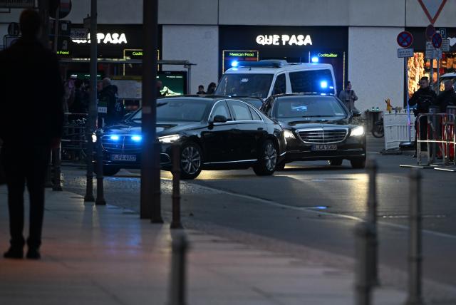 29 March 2026, Berlin: The motorcade of Syria's Interim President Ahmed al-Sharaa, arrives at the hotel. Photo: Markus Lenhardt/dpa