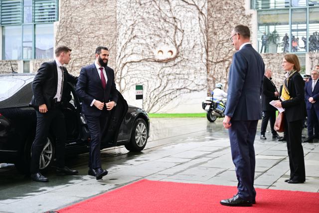 30 March 2026, Berlin: German Chancellor Friedrich Merz (R) receives Syria's interim president Ahmed al-Sharaa at the Federal Chancellery in Berlin. Photo: Sebastian Christoph Gollnow/dpa