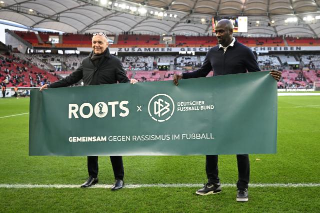 30 March 2026, Baden-Wuerttemberg, Stuttgart: President of the German Football Association (DFB) Bernd Neuendorf poses for a photo with 
Ghana's national team coach Otto Addo prior to the start of the International Friendly soccer match between Germany and G
hana at MHP Arena. Photo: Marijan Murat/dpa - WICHTIGER HINWEIS: Gemäß den Vorgaben der DFL Deutsche Fußball Liga bzw. des DFB Deutscher Fußball-Bund ist es untersagt, in dem Stadion und/oder vom Spiel angefertigte Fotoaufnahmen in Form von Sequenzbildern und/oder videoähnlichen Fotostrecken zu verwerten bzw. verwerten zu lassen.