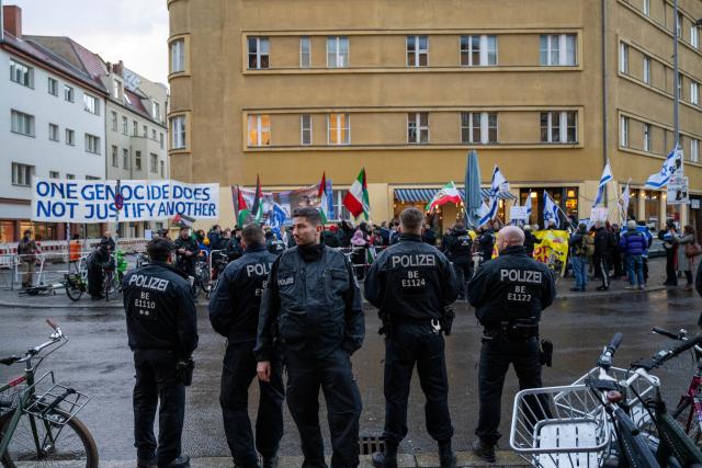 30 March 2026, Berlin: Police officers station in front of the Babylon Cinema ahead of the event "Disunited Nations - The UN and the Middle East," featuring UN Special Rapporteur on the Palestinian Territories Albanese. Rallies by pro-Israel and pro-Palestinian demonstrators are taking place before the event. Photo: Christophe Gateau/dpa