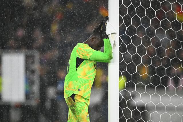 30 March 2026, Baden-Wuerttemberg, Stuttgart: Ghana goalkeeper Benjamin Asare reacts after the International Friendly soccer match between Germany and Ghana at MHP Arena. Photo: Tom Weller/dpa - WICHTIGER HINWEIS: Gemäß den Vorgaben der DFL Deutsche Fußball Liga bzw. des DFB Deutscher Fußball-Bund ist es untersagt, in dem Stadion und/oder vom Spiel angefertigte Fotoaufnahmen in Form von Sequenzbildern und/oder videoähnlichen Fotostrecken zu verwerten bzw. verwerten zu lassen.