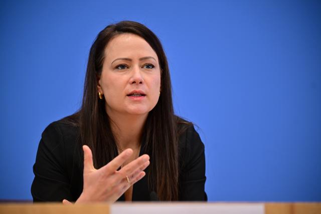 01 April 2026, Berlin: Geraldine Dany-Knedlik, head of the economic team at the German Institute for Economic Research (DIW Berlin), speaks during the presentation of the Joint Economic Forecast for the economy in spring 2026 by the leading research institutes. Photo: Sebastian Christoph Gollnow/dpa