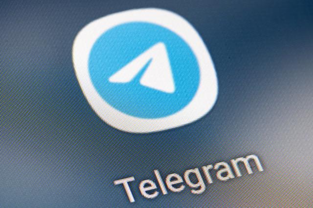 FILED - 21 January 2022, Berlin: The Telegram app icon is visible on a smartphone screen. Photo: Fabian Sommer/dpa