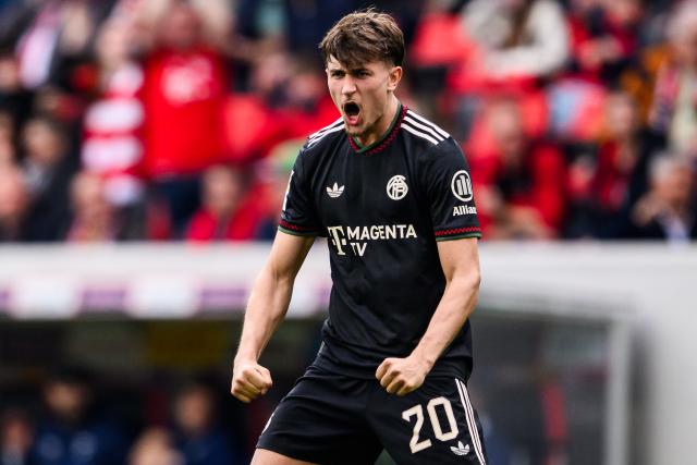 04 April 2026, Baden-Wuerttemberg, Freiburg im Breisgau: Bayern Munich's Tom Bischof celebrates scoring his side's second goal during the German Bundesliga soccer match between SC Freiburg and Bayern Munich at Europa-Park Stadium. Photo: Tom Weller/dpa - IMPORTANT NOTICE: DFL and DFB regulations prohibit any use of photographs as image sequences and/or quasi-video.